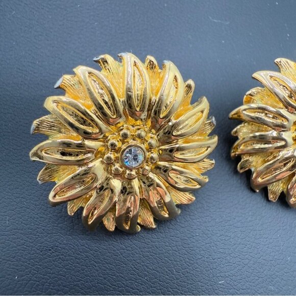 Joan Rivers Gold Plated Sunflower Clip On Earrings - Picture 10 of 10